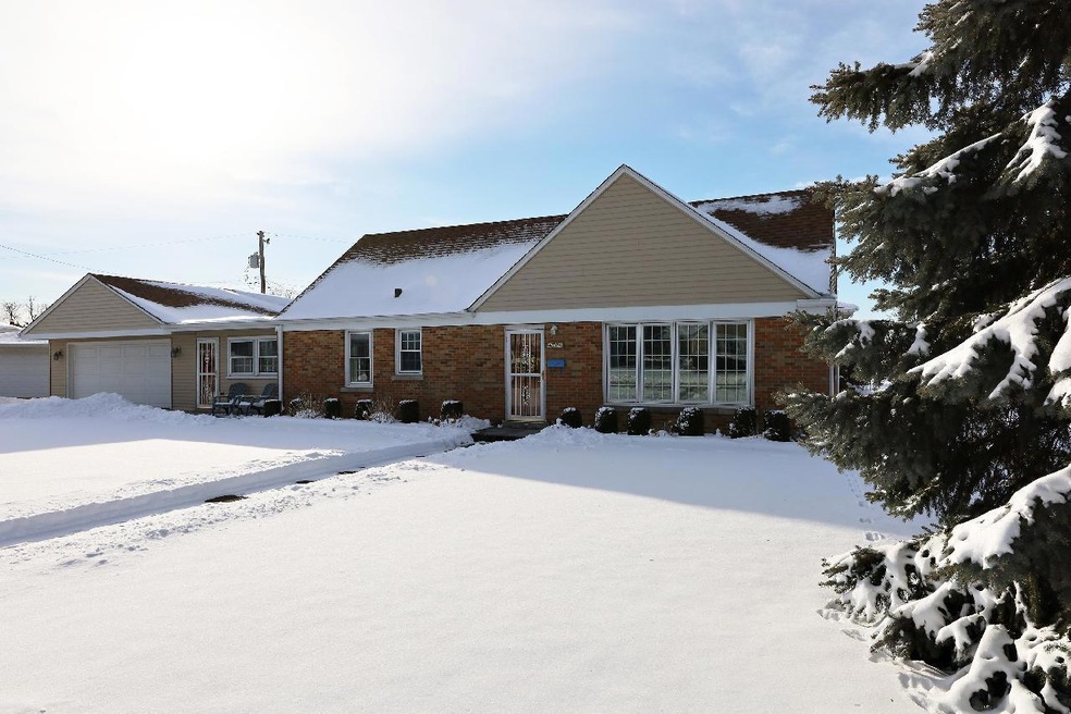 4521 Hirschberg Ct, Schiller Park, IL 60176 - photo 1