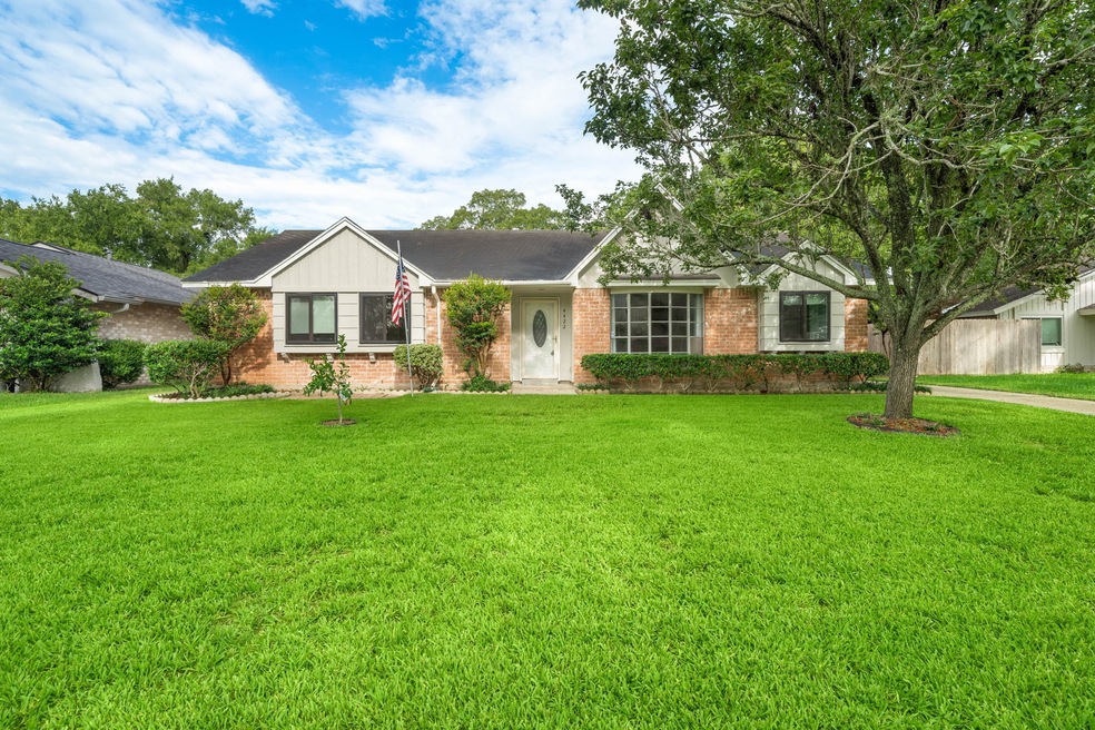 4422 Peridot Ln, Friendswood, TX 77546 - photo 1
