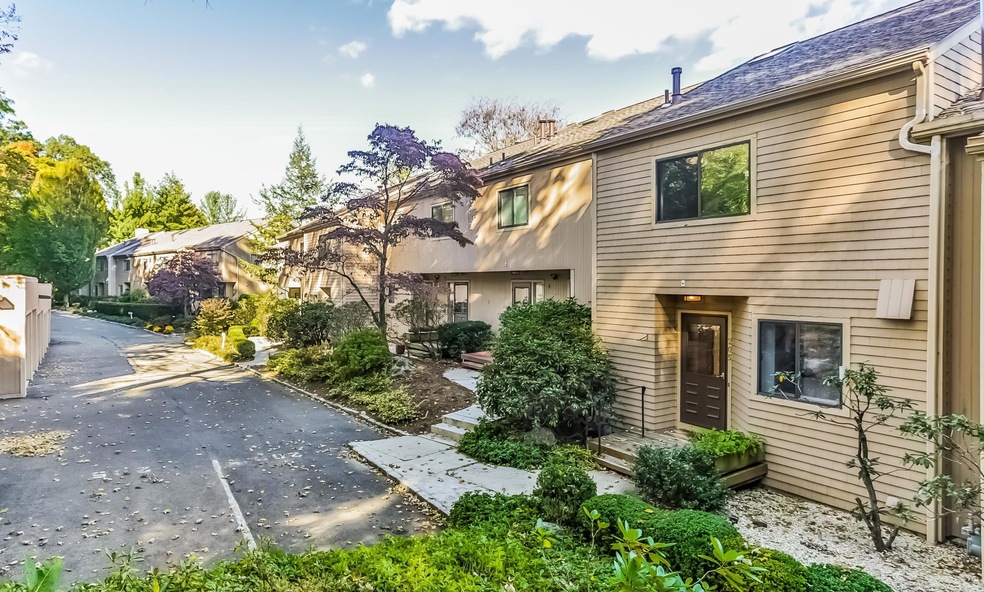 205 River W, Greenwich, CT 06831 - photo 1