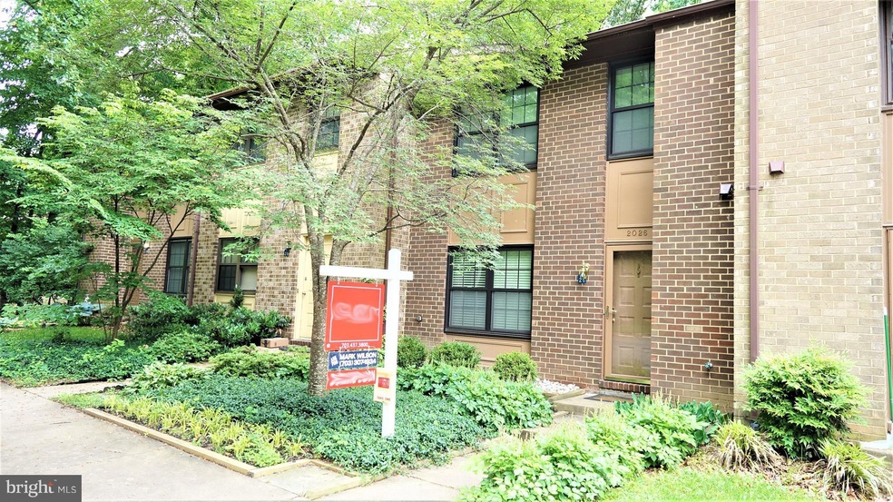 2026 Headlands Cir, Reston, VA 20191 - photo 1