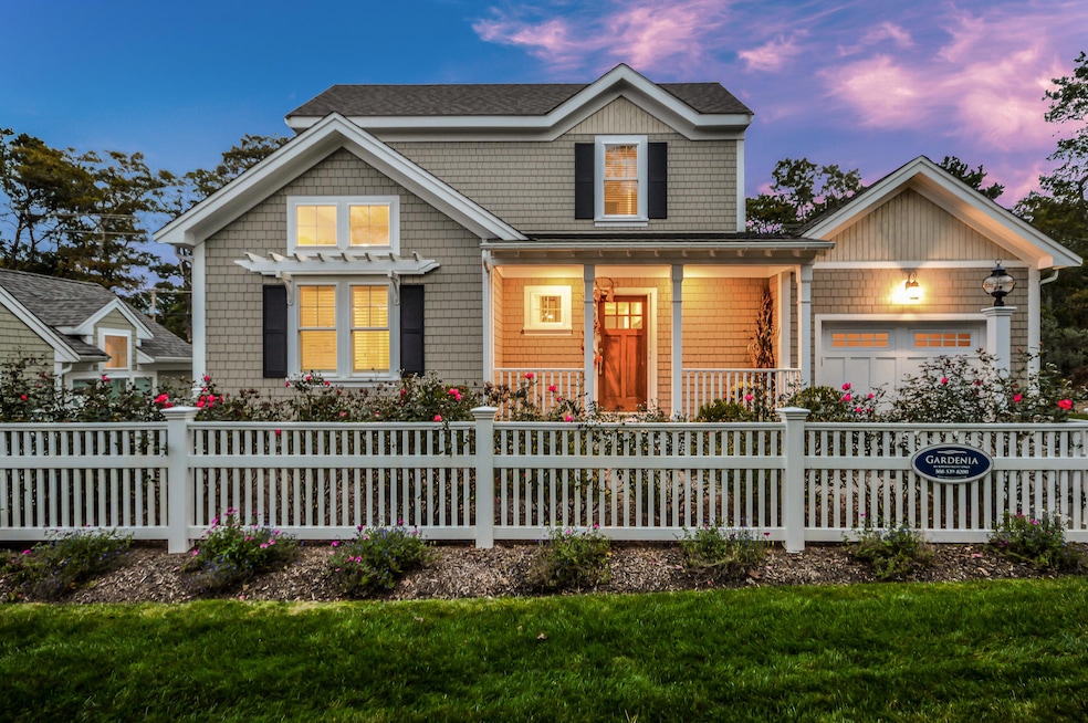 002-Twilight_Front_View-5016654-medium