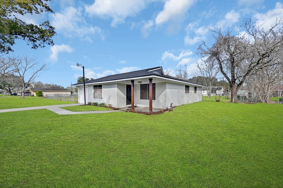 5905 Patridge Dr, Pearland, TX 77584 - photo 1