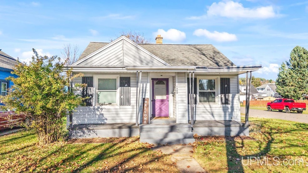 1300 W B St, Iron Mountain, MI 49801 - photo 1