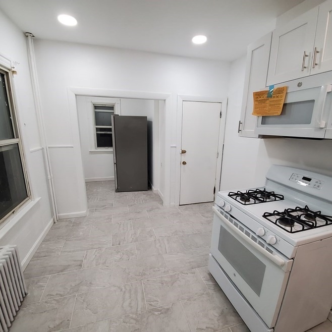 109 Falcon St unit 1, Boston, MA 02128 - photo 1