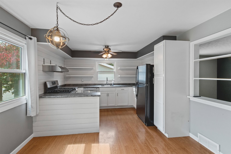 1426 21st Ave S unit 1426, Wisconsin Rapids, WI 54495 - photo 1