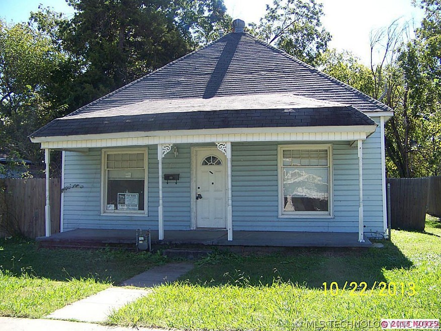 907 W Division St, Henryetta, OK 74437 - photo 1