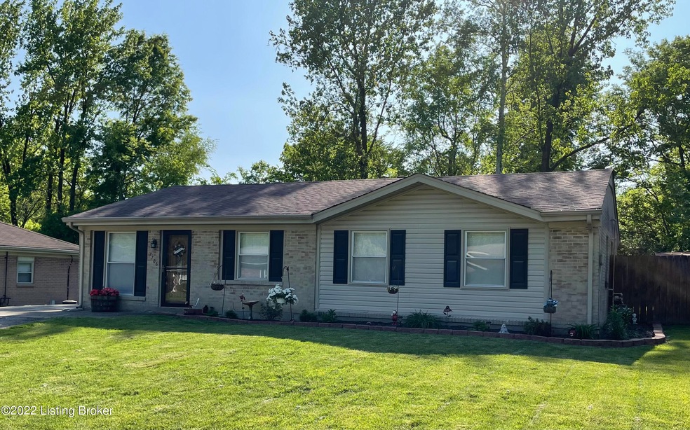 7706 Rochelle Rd, Louisville, KY 40228 - photo 1
