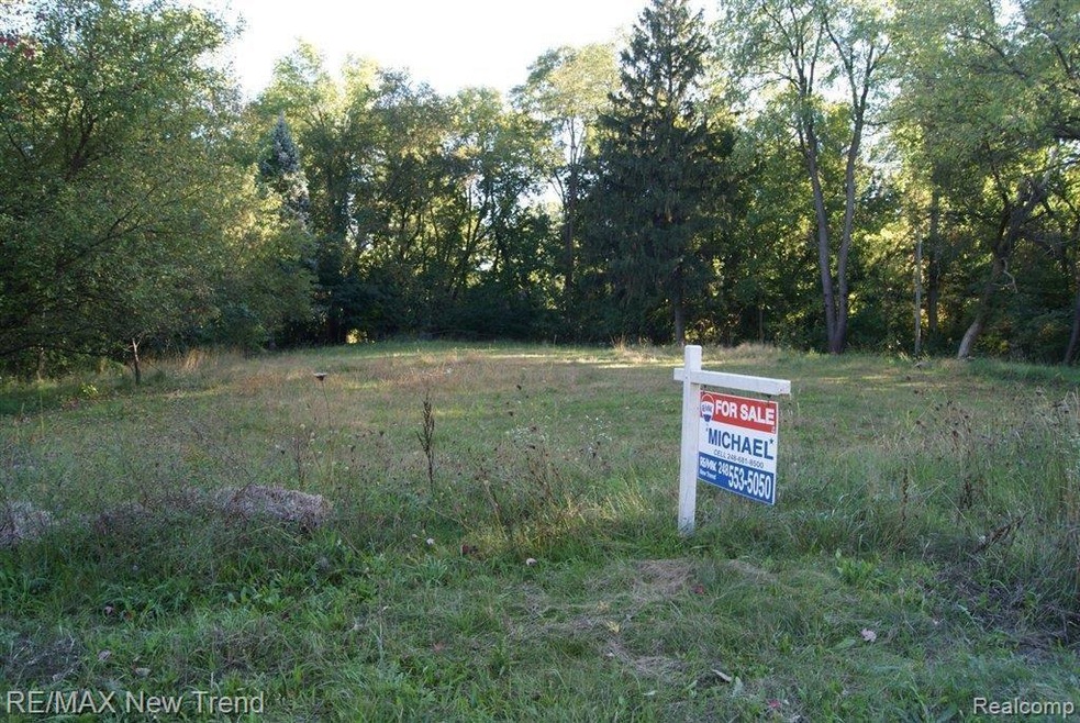 Prime Lot in West Bloomfield