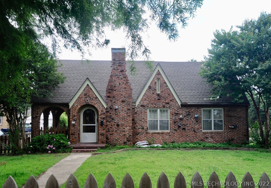 Darling bungalow!