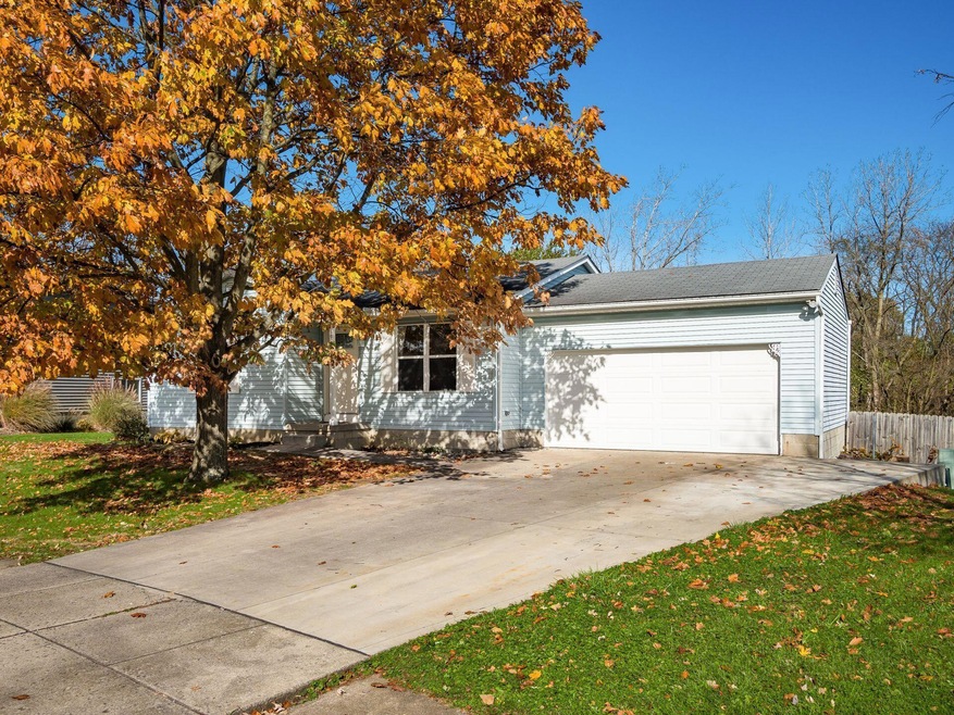 712 Cherryhurst Dr, Columbus, OH 43228 - photo 1