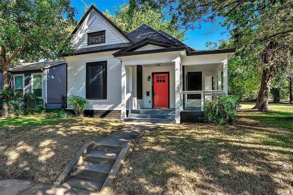 1015 W Chestnut St, Denison, TX 75020 - photo 1