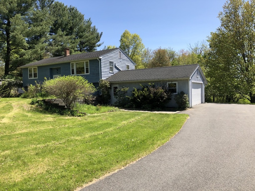 15 Wentworth Manor Dr, Amherst, MA 01002 - photo 1