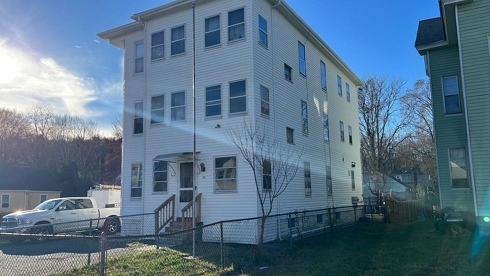 311 Lovell St, Worcester, MA 01602 - photo 1
