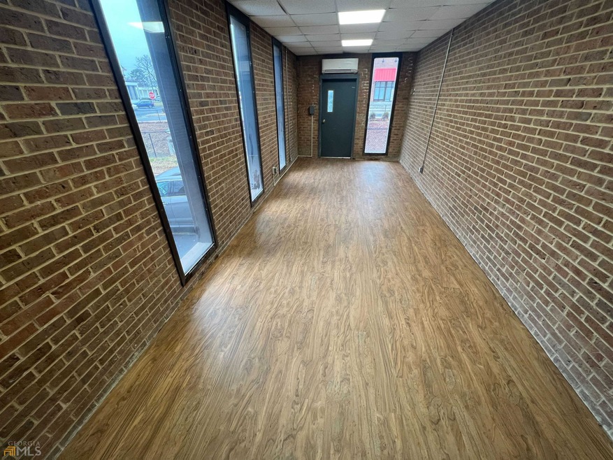 138 Park Ave unit 200, Winder, GA 30680 - photo 1