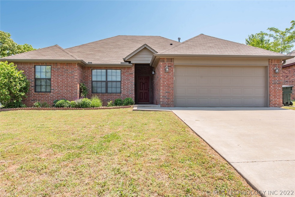 705 S Division St, Sapulpa, OK 74066 - photo 1