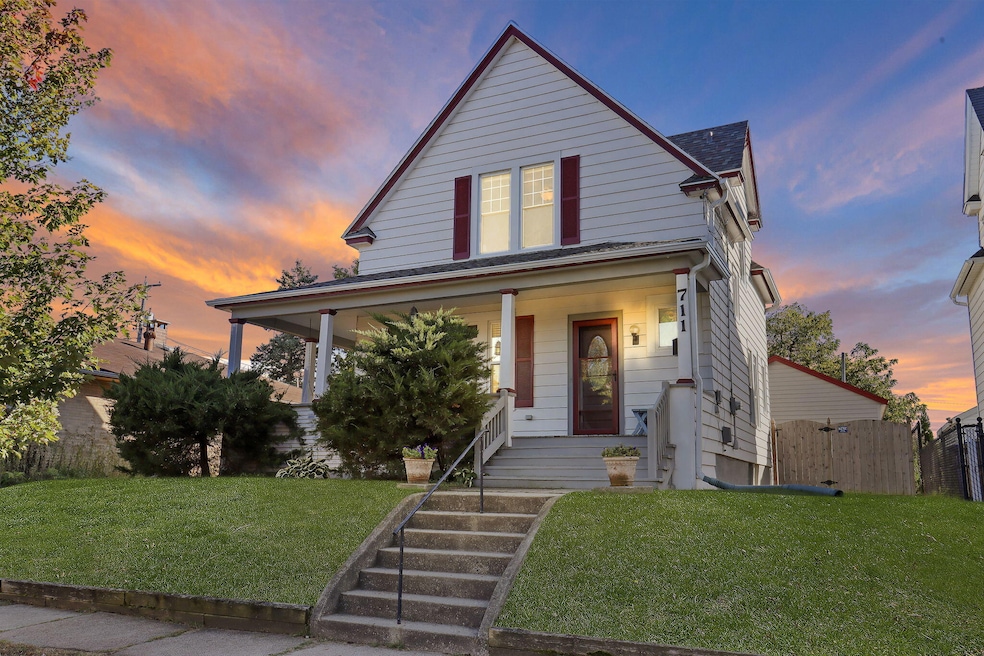 711 40th St, Kenosha, WI 53140 - photo 1