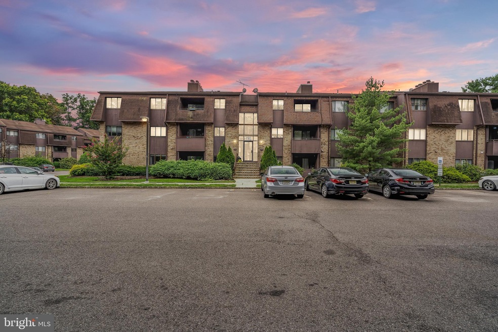 724 Woodmill Dr unit 24, East Windsor, NJ 08512 - photo 1