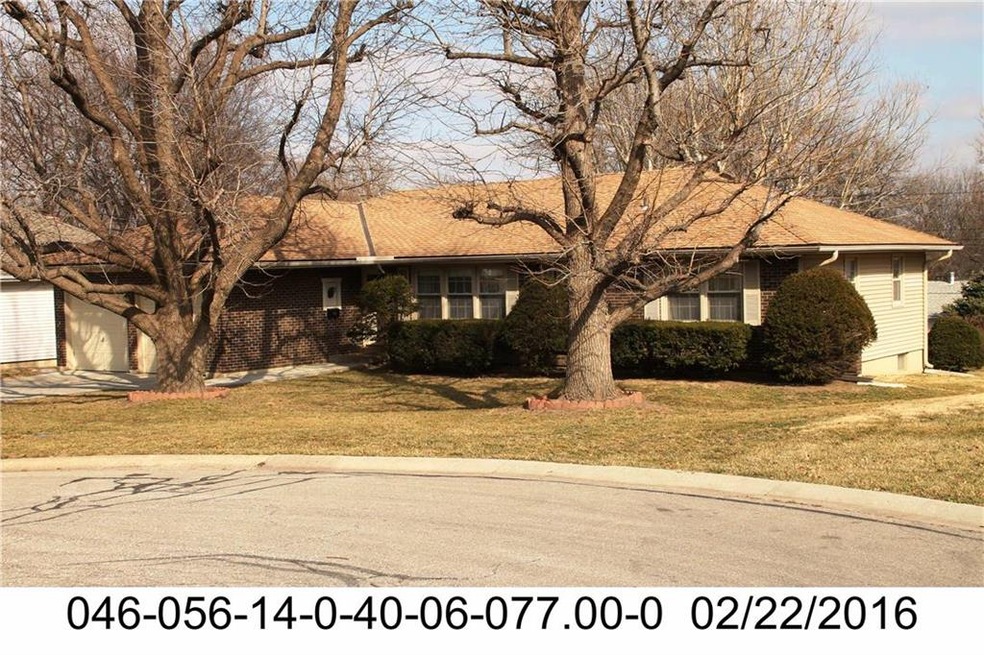 6933 Bluejacket St, Shawnee, KS 66203 - photo 1