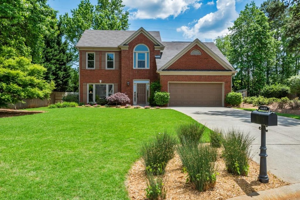 Beautiful Brick Front Traditional on Cul de Sac
