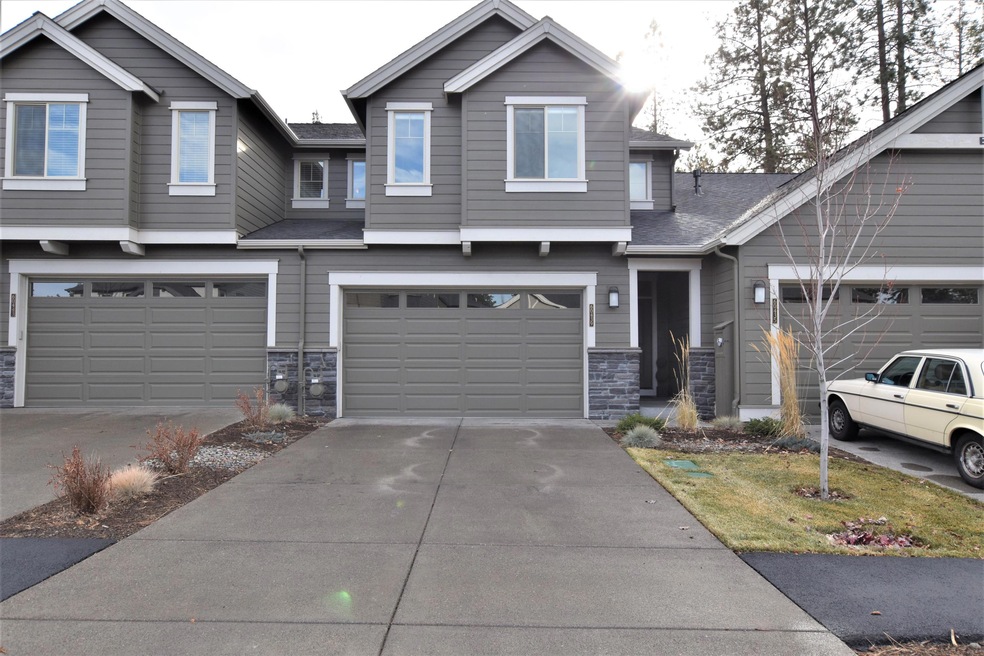 60439 Hedgewood Ln, Bend, OR 97702 - photo 1