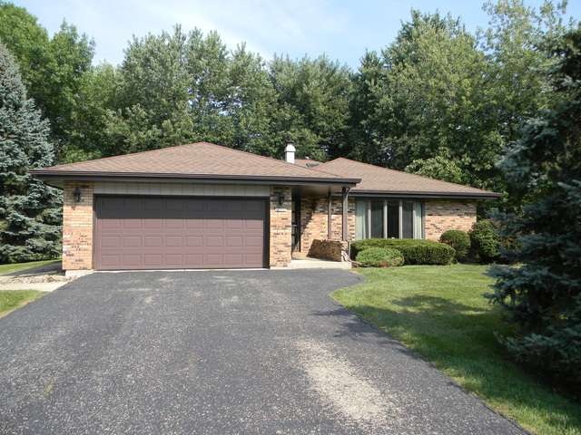 11S565 Walter Ln, Naperville, IL 60564 - photo 1