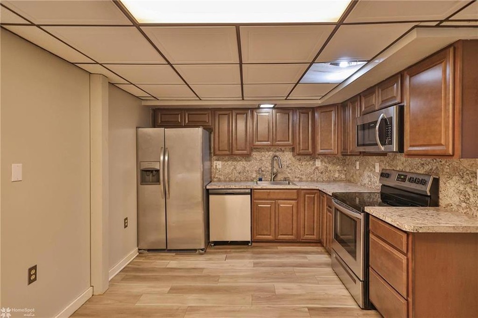 538 E Walnut St, Nazareth, PA 18064 - photo 1