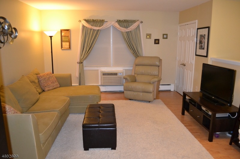 1120 Valley Rd, Wayne, NJ 07470 - photo 1