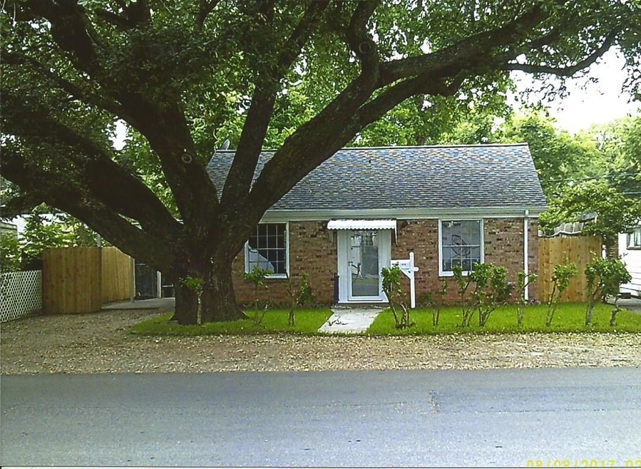 1212 Houston St, Rosenberg, TX 77471 - photo 1