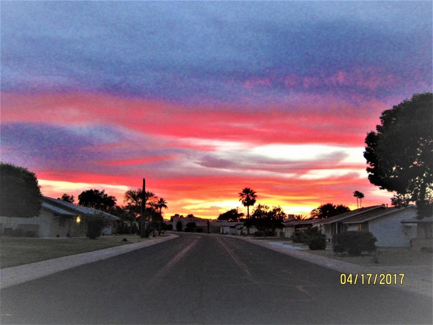 10615 W Mission Ln, Sun City, AZ 85351 - photo 1