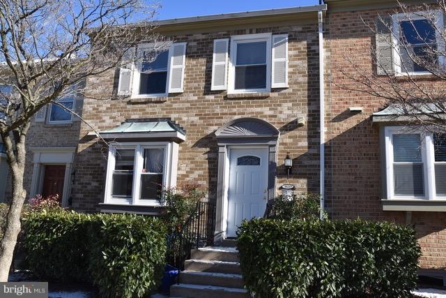 10219 Arizona Cir, Bethesda, MD 20817 - photo 1