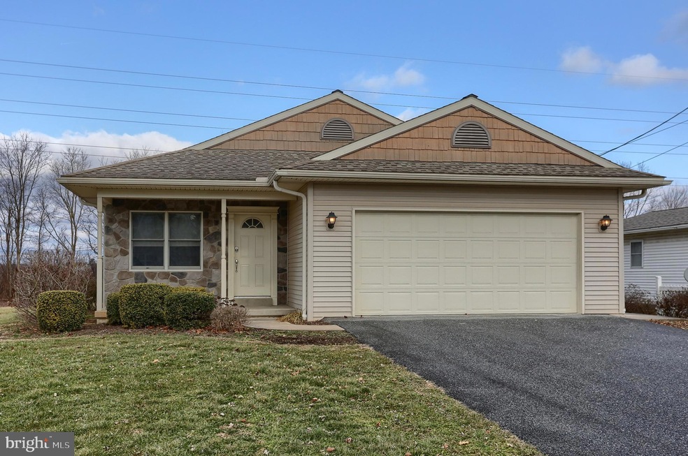 951 Mae St, Hummelstown, PA 17036 - photo 1