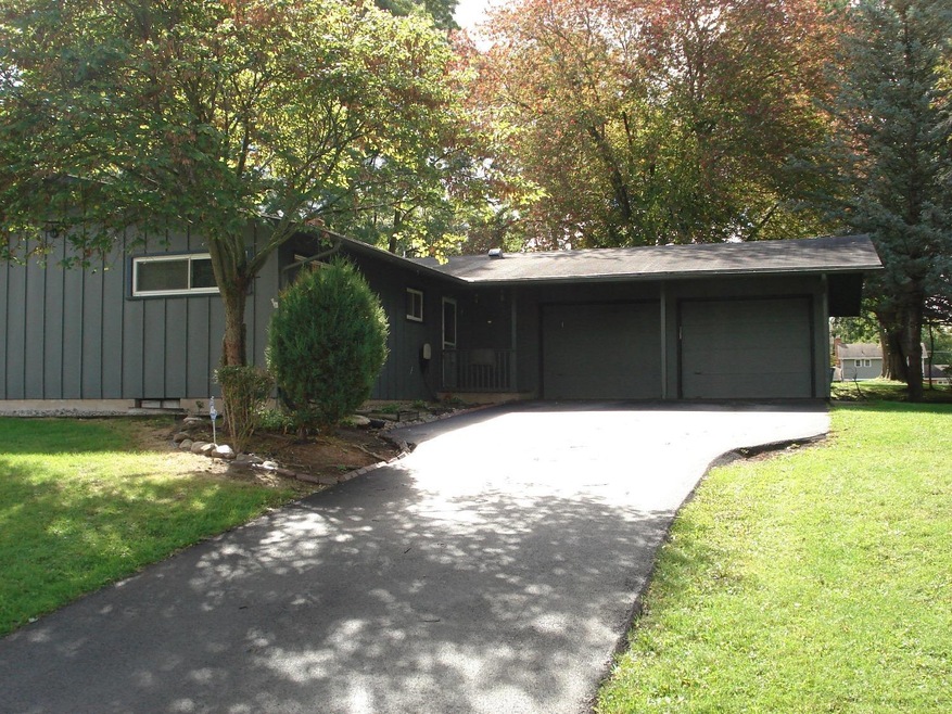 110 Meadow Lark Ln, La Porte, IN 46350 - photo 1