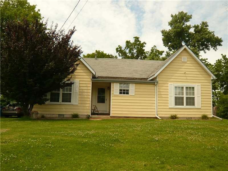 1104 SW 2nd St, Bentonville, AR 72712 - photo 1