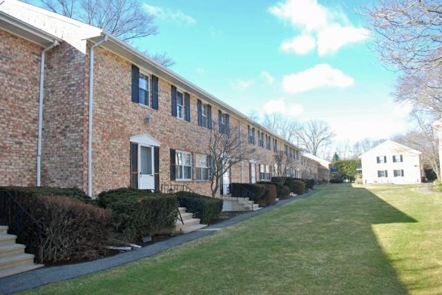 35 Woodway Rd unit A16, Stamford, CT 06907 - photo 1