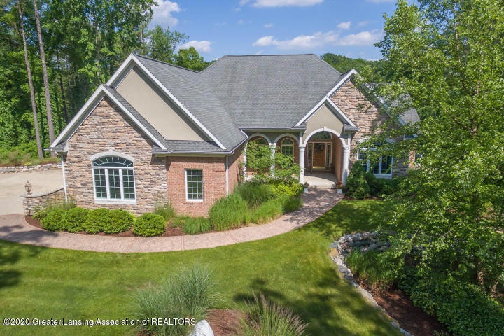 4035 River Cove Dr, Lansing, MI 48917 - photo 1