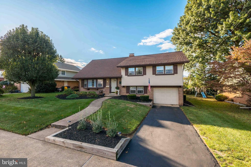 2307 Laurel Rd, Reading, PA 19609 - photo 1