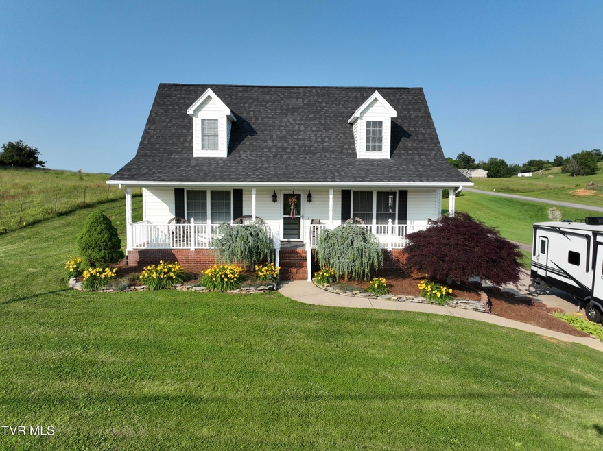 For Sale $549,900 • Co-Listing Agent