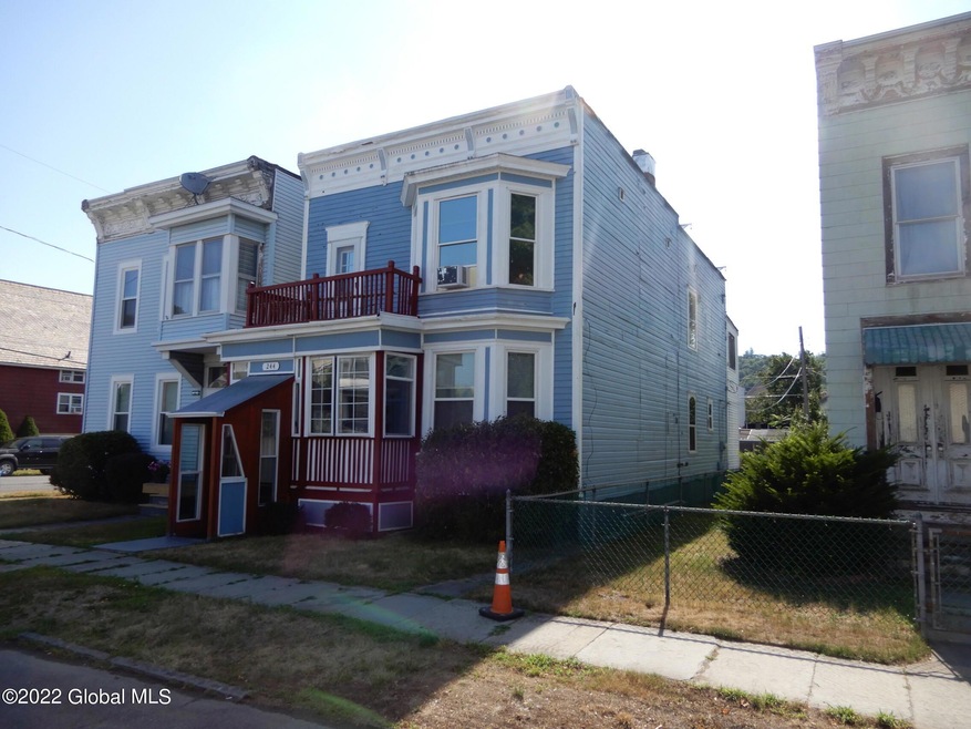 244 4th Ave