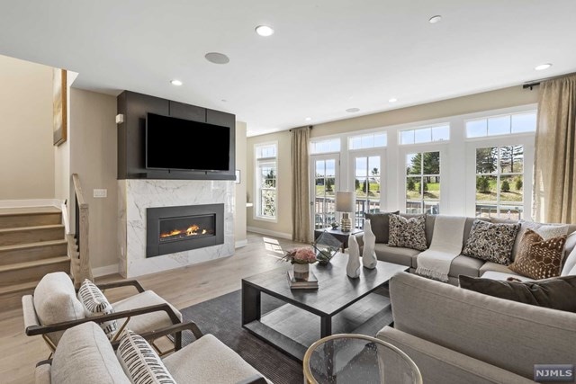 7 Melody Ln, Upper Saddle River, NJ 07458 - photo 1