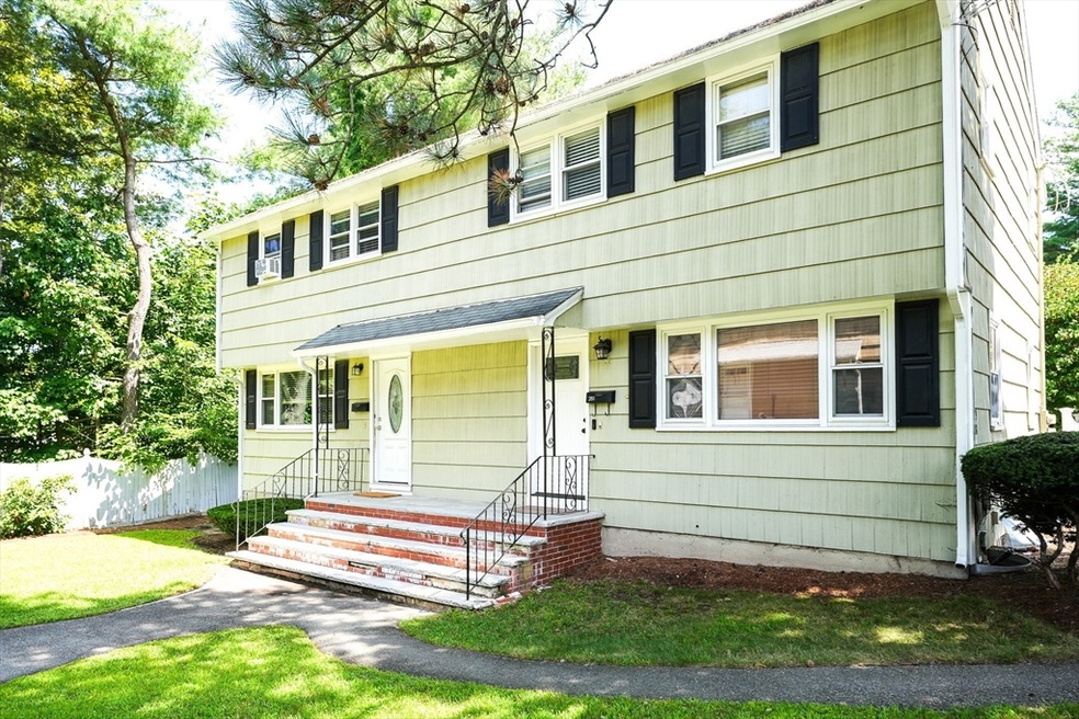 279 Cross St unit 279, Winchester, MA 01890 - photo 1