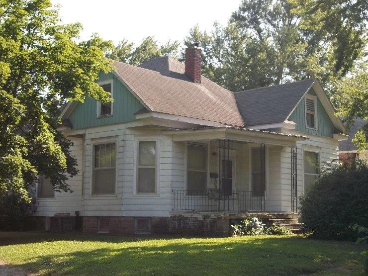 1812 Felix Ave, Parsons, KS 67357 - photo 1