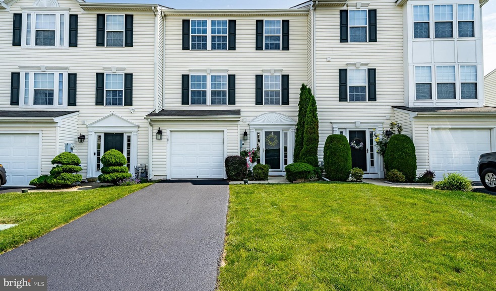 181 S Savanna Dr, Pottstown, PA 19465 - photo 1