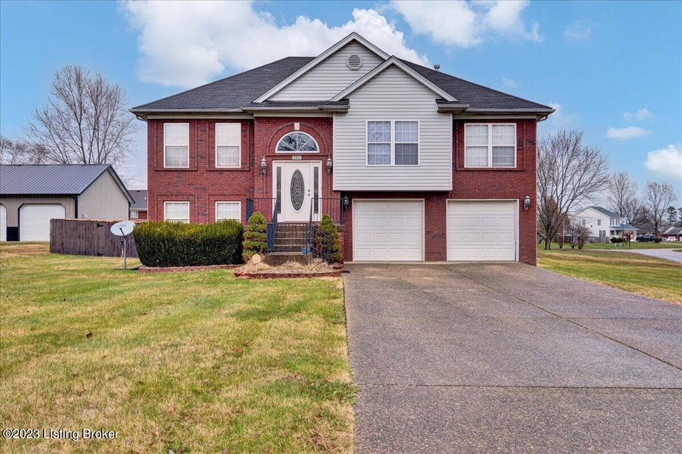 565 Helmwood Cir, Mount Washington, KY 40047 - photo 1