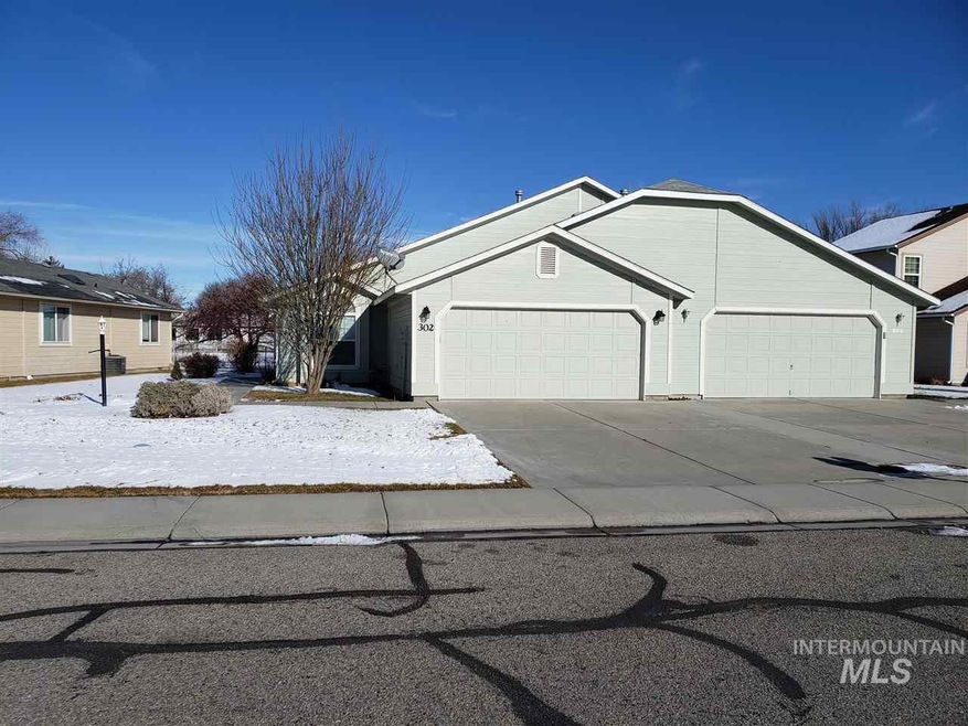 302 S Valley Dr, Nampa, ID 83686 - photo 1