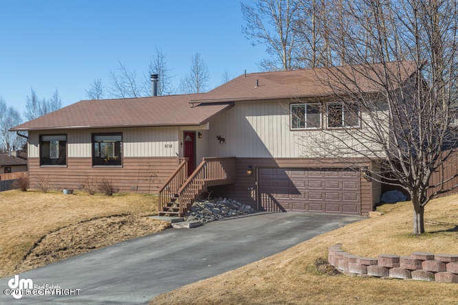 9718 Saint Lawrence Circle-small-015-15-