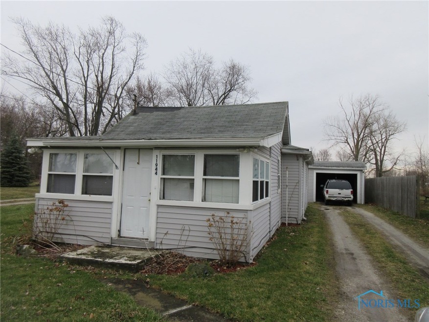 Front - Relax in enclosed porch