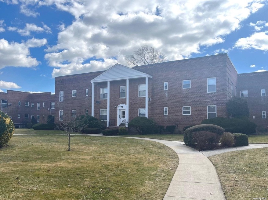 285 Central Ave unit C-4, Lawrence, NY 11559 - photo 1