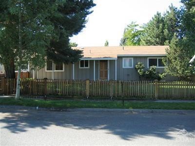 1219 NE Thompson Dr, Bend, OR 97701 - photo 1