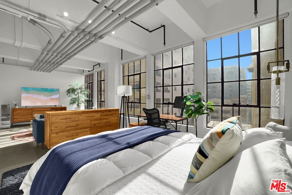 746 S Los Angeles St unit 707, Los Angeles, CA 90014 - photo 1