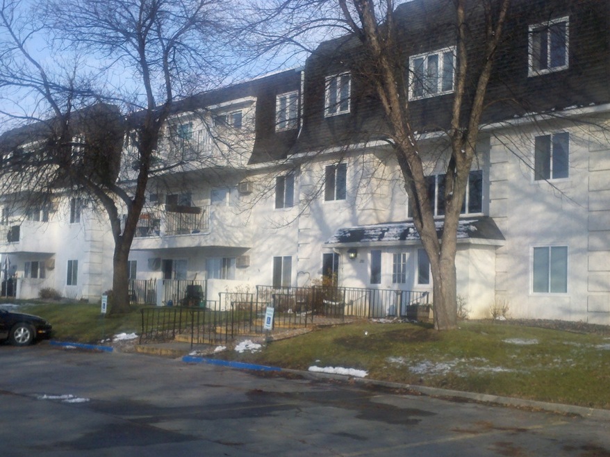 815 Duke Dr, Grand Forks, ND 58201 - photo 1